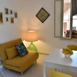 https://taormina-apartments-casa-di-anna.sicilyhotelsitaly.net