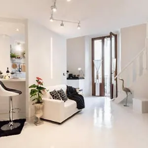 https://white-suite-florence.it-tuscanyhotel.com